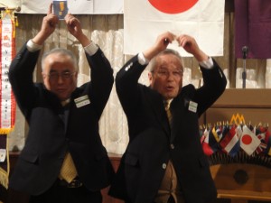 宮澤前会長へクラブ優秀賞、永井前幹事へ100％幹事優秀賞の伝達